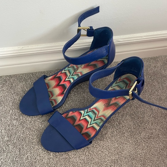 Size 8, royal blue wedges - Picture 3 of 3